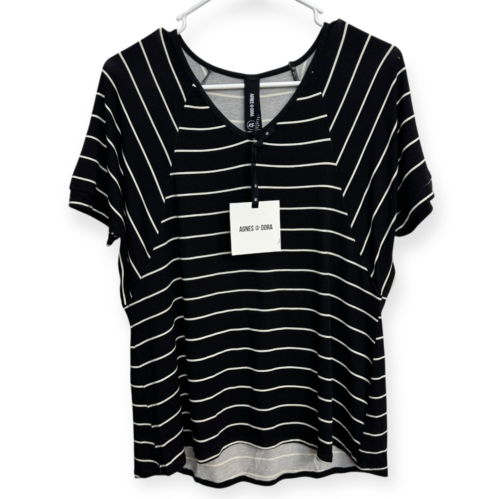 Agnes & Dora Black and White Boxy Short Sleeve Tee